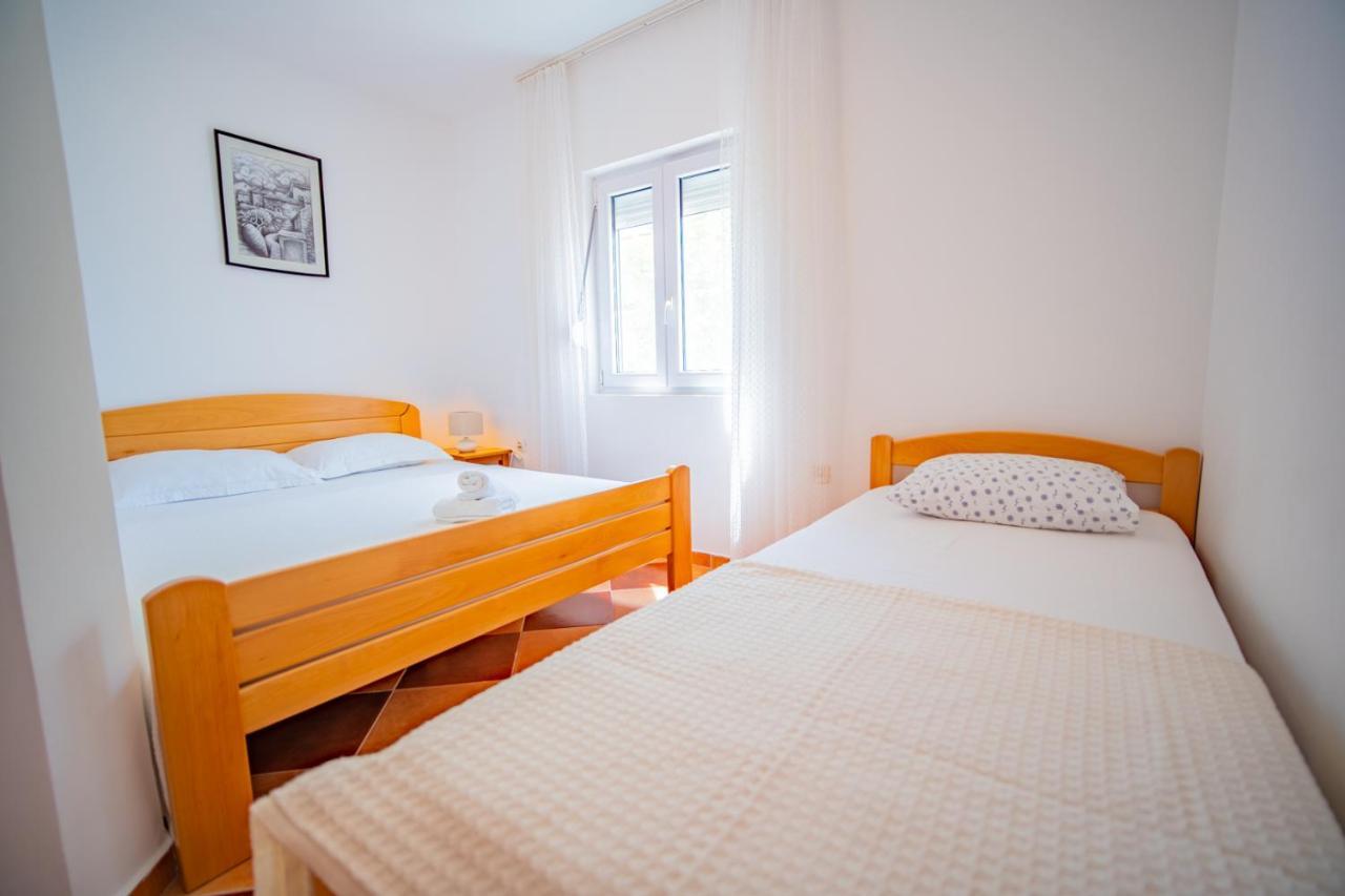 Apartments Novo Mulo Tivat Exterior photo