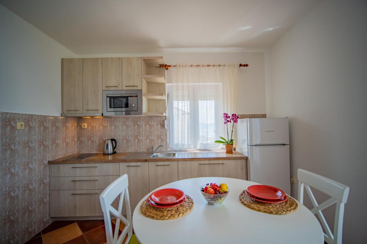 Apartments Novo Mulo Tivat Exterior photo
